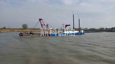 Dingke Machinery Inland River Small and Medium sized Dredging Ship, Reservoir Dredging Knives Ship, Dredging and Dredging Ship