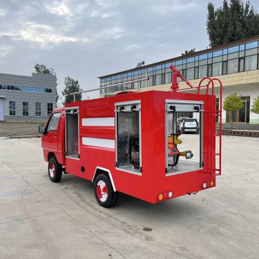Civilian Small Fire Truck Park Scenic Area Campus Market Fire Extinguishing Train Equipped with Double Leaf Wheel Sprinkler Pump