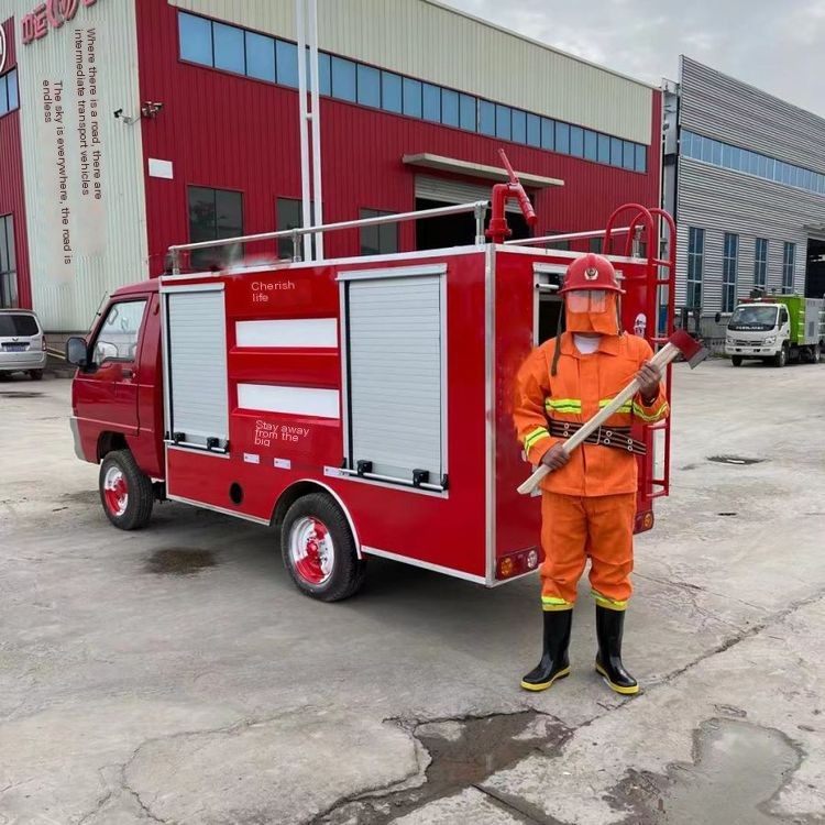 Electric four-wheel fire truck patrol type emergency rescue and water supply integrated vehicle factory property community emerg