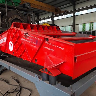 Spot sediment separation dewatering screen, mining vibrating screen sales, supplied by Hongtai He