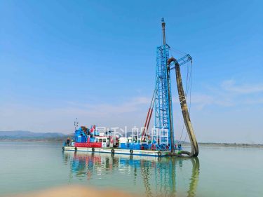 New dredging equipment for river and port dredging using drilling dredgers