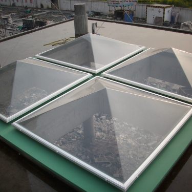 Pyramid shaped daylighting cover PC daylighting board has strong transparency and is not easy to leak water, and is customized t